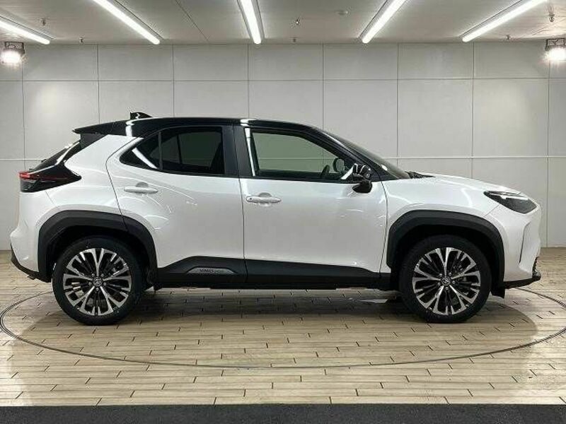 YARIS CROSS