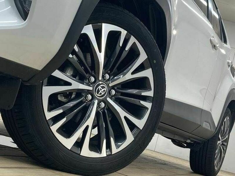 YARIS CROSS