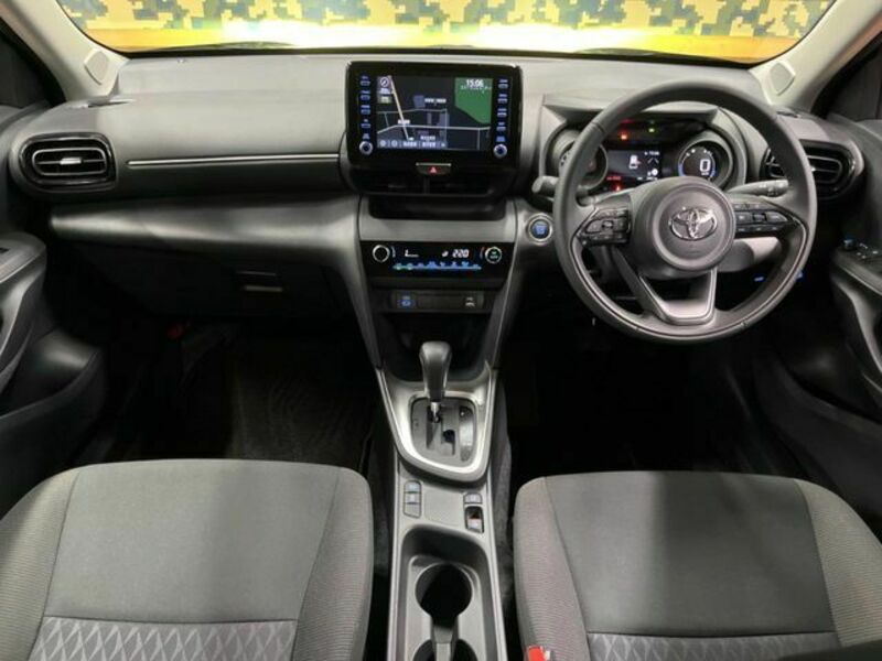 YARIS CROSS