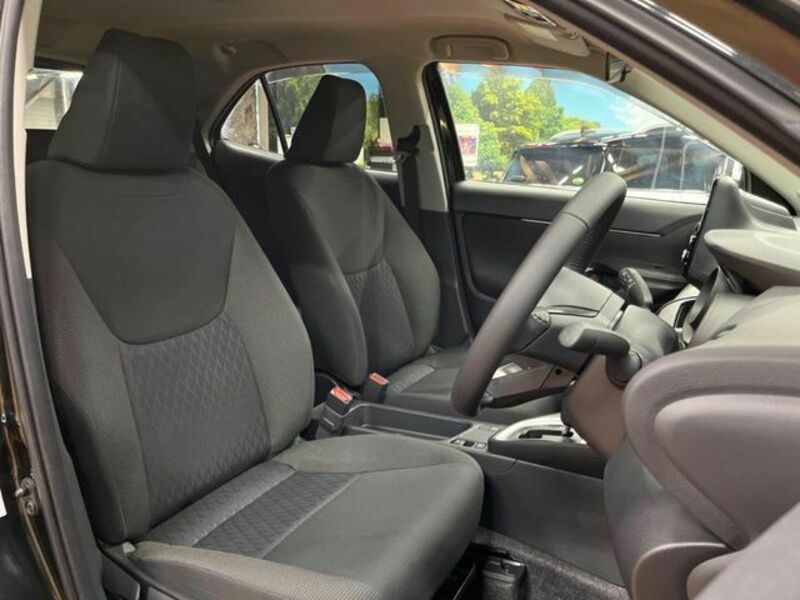 YARIS CROSS