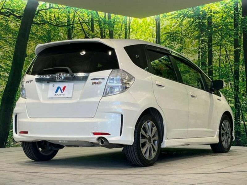 FIT HYBRID-16