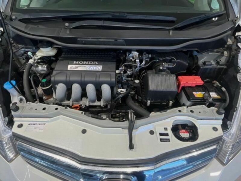 FIT HYBRID-17