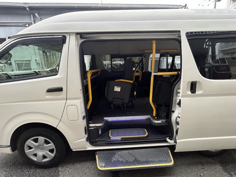HIACE VAN