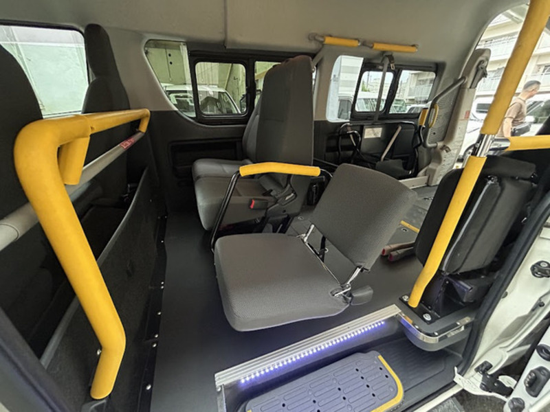 HIACE VAN