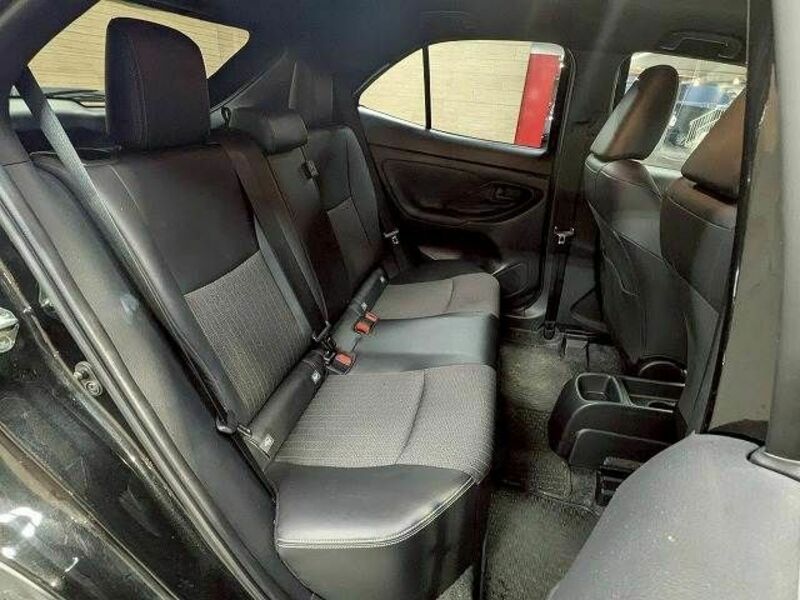YARIS CROSS