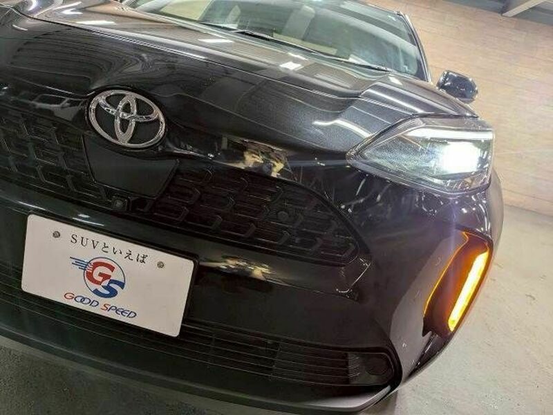 YARIS CROSS