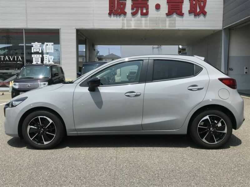 MAZDA2