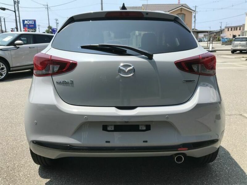 MAZDA2