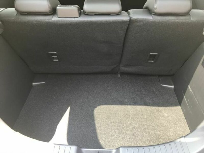 MAZDA2