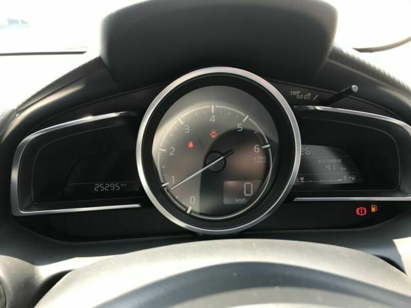 MAZDA2