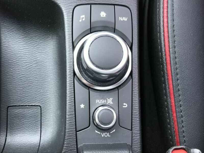 MAZDA2