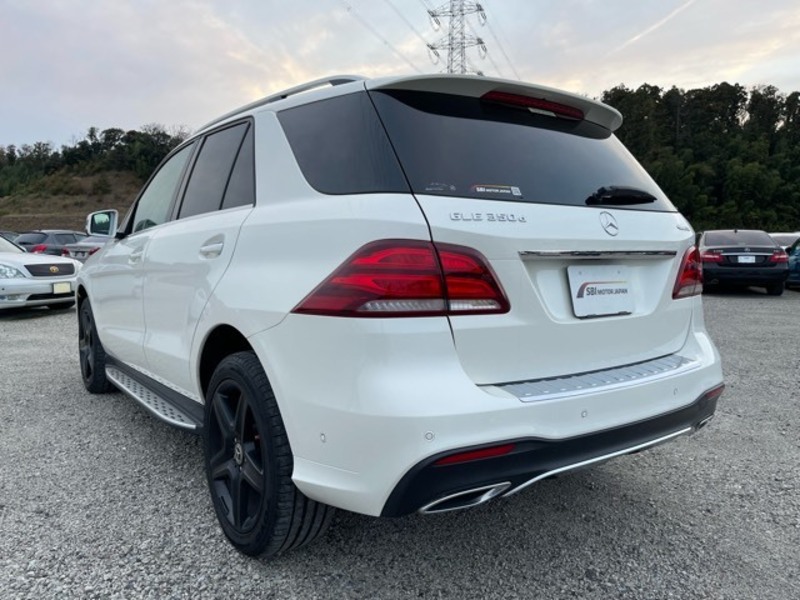 GLE CLASS