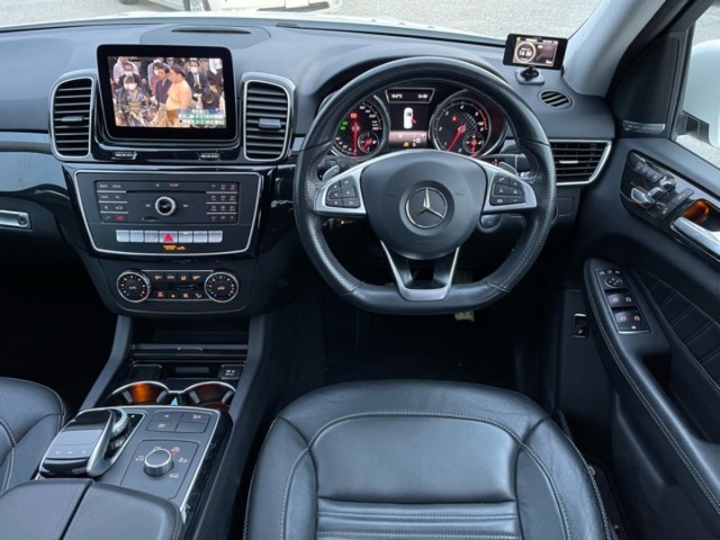 GLE CLASS