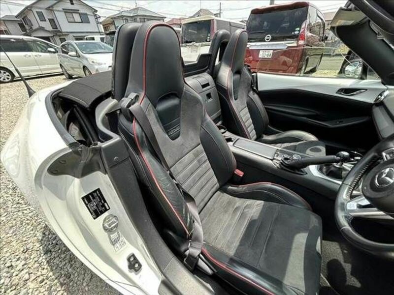 ROADSTER