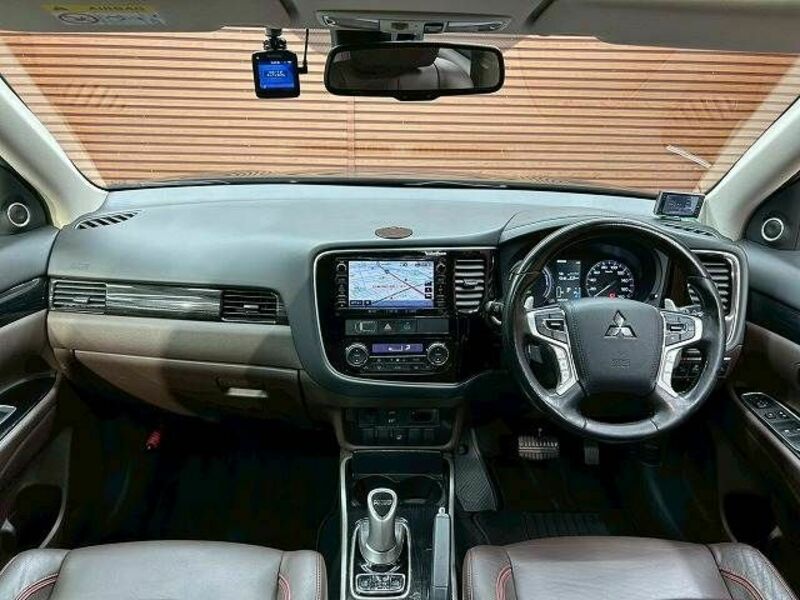 OUTLANDER PHEV