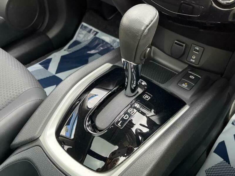 X-TRAIL-19
