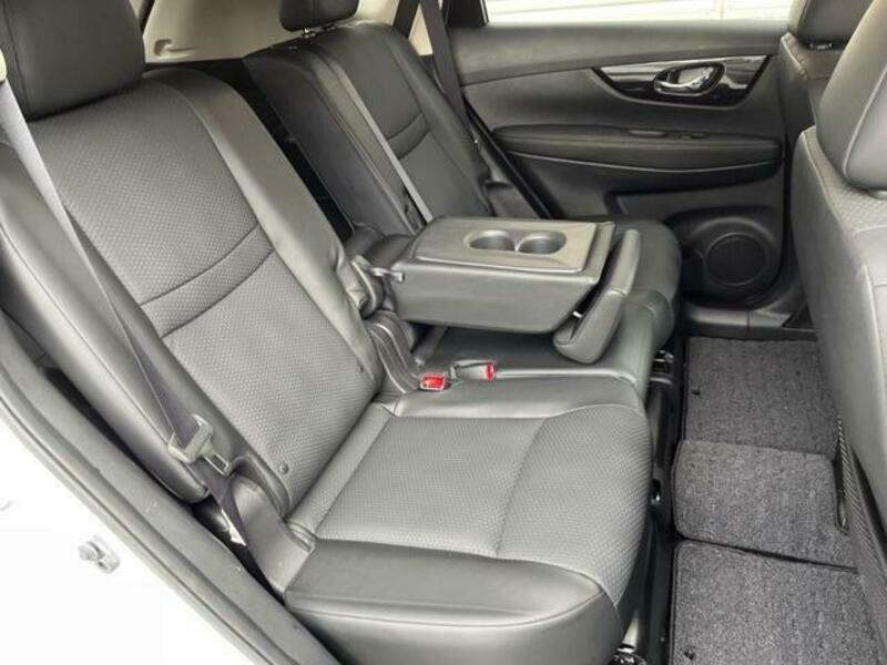 X-TRAIL-9