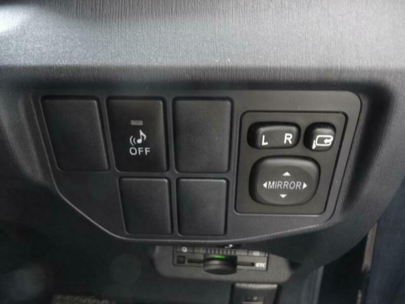 PRIUS-6