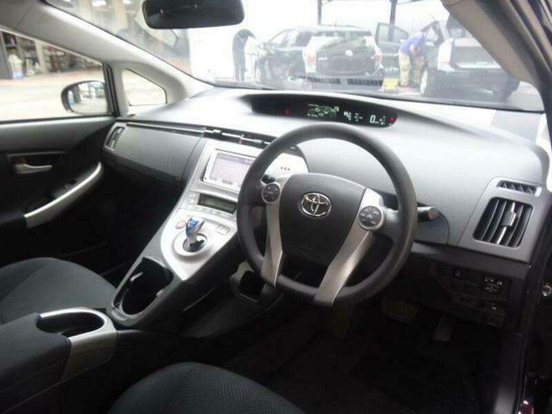 PRIUS-9