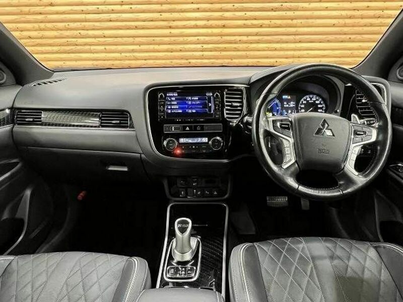 OUTLANDER PHEV