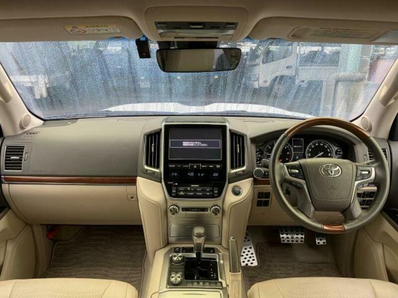 LAND CRUISER