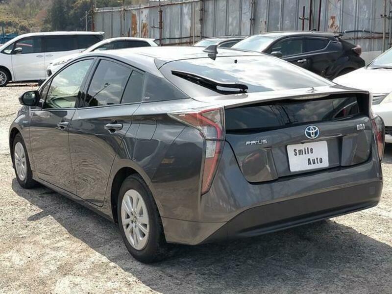 PRIUS-8