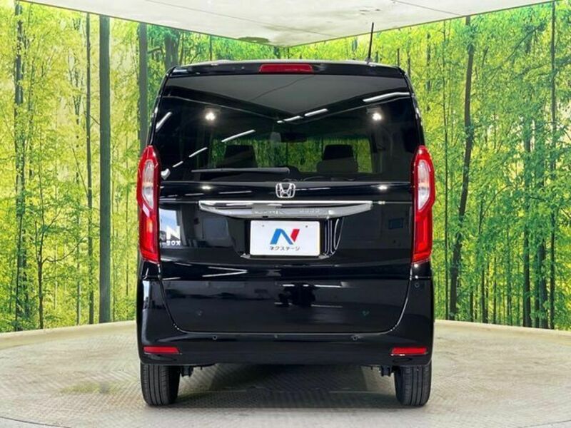 N BOX