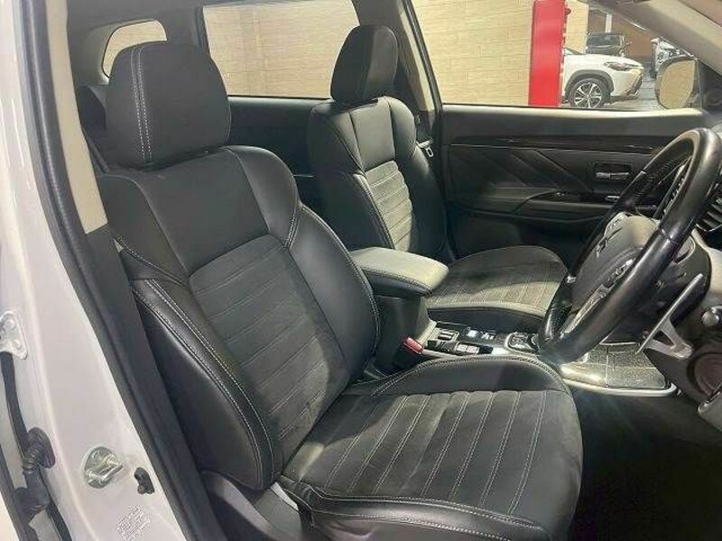 OUTLANDER PHEV