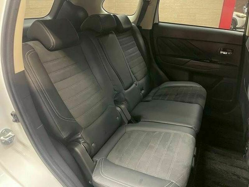 OUTLANDER PHEV