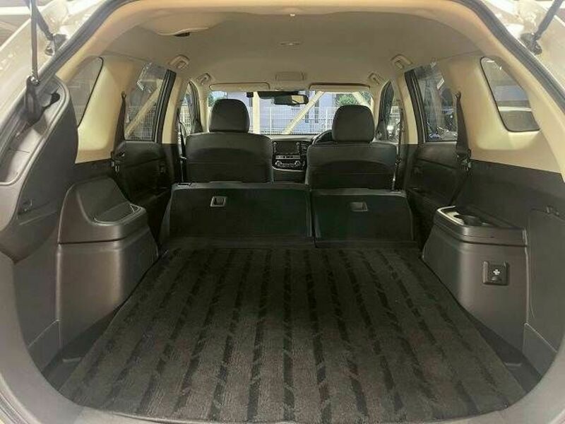 OUTLANDER PHEV