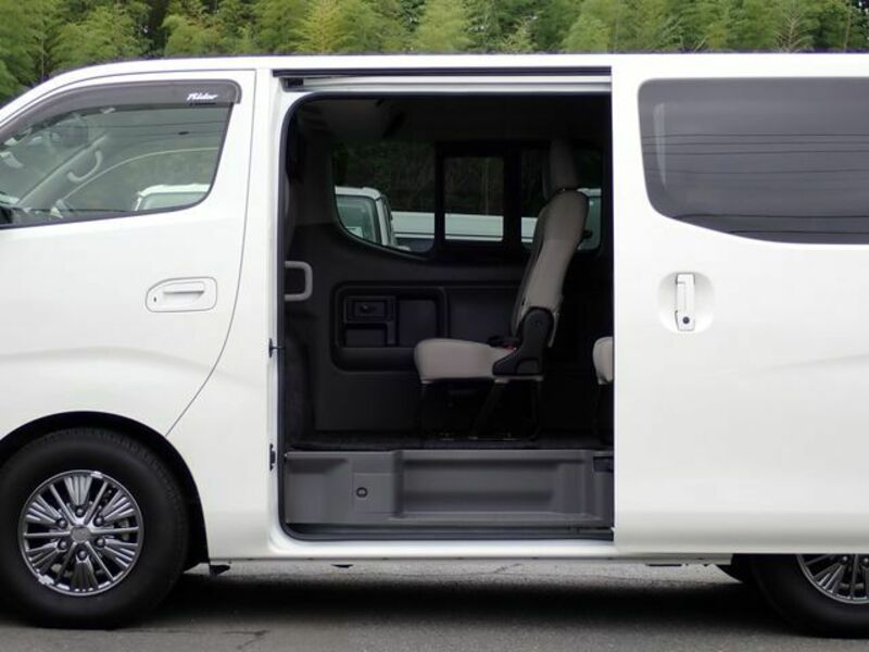 NV350 CARAVAN WAGON