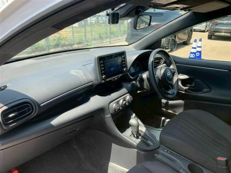 YARIS-11