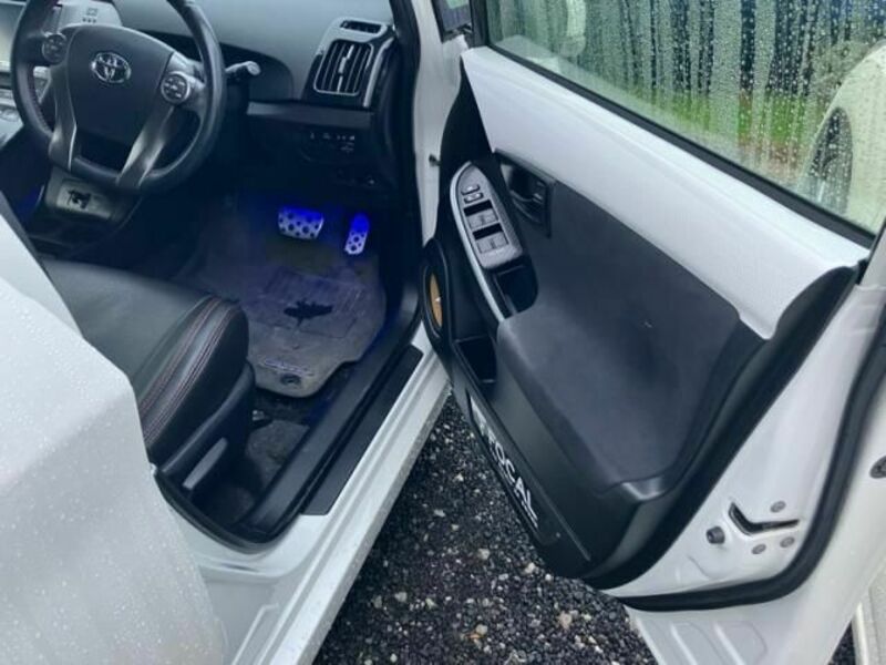 PRIUS-16