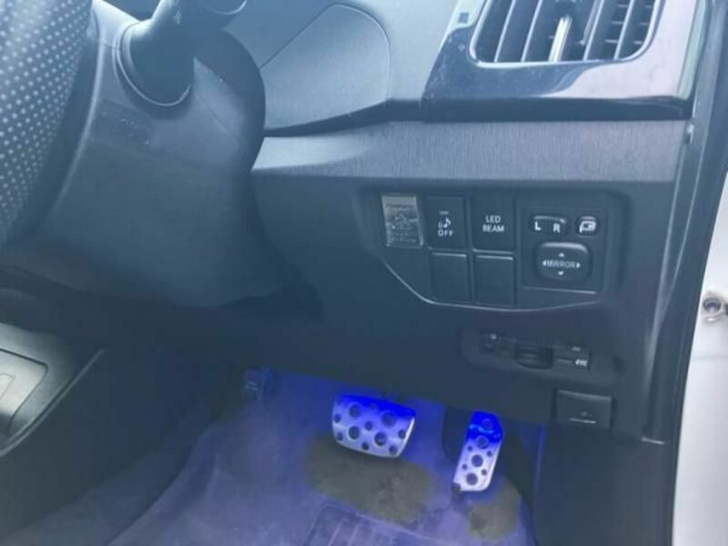 PRIUS-18
