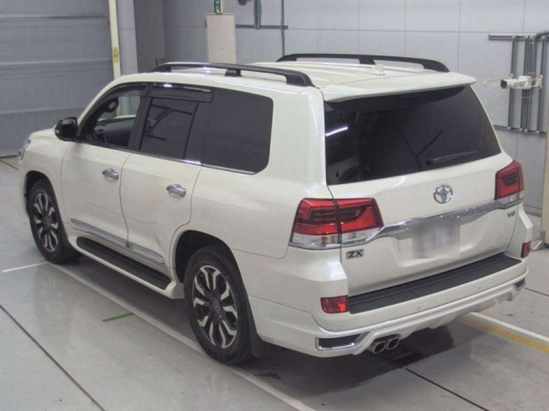 LAND CRUISER