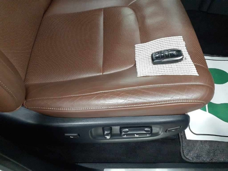LAND CRUISER