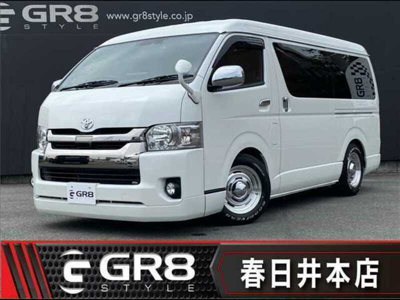 TOYOTA HIACE VAN