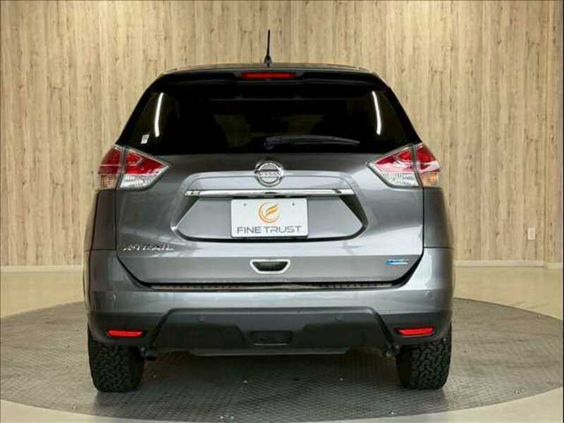 X-TRAIL