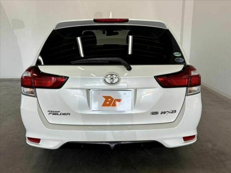 COROLLA FIELDER