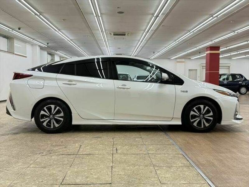 PRIUS PHV