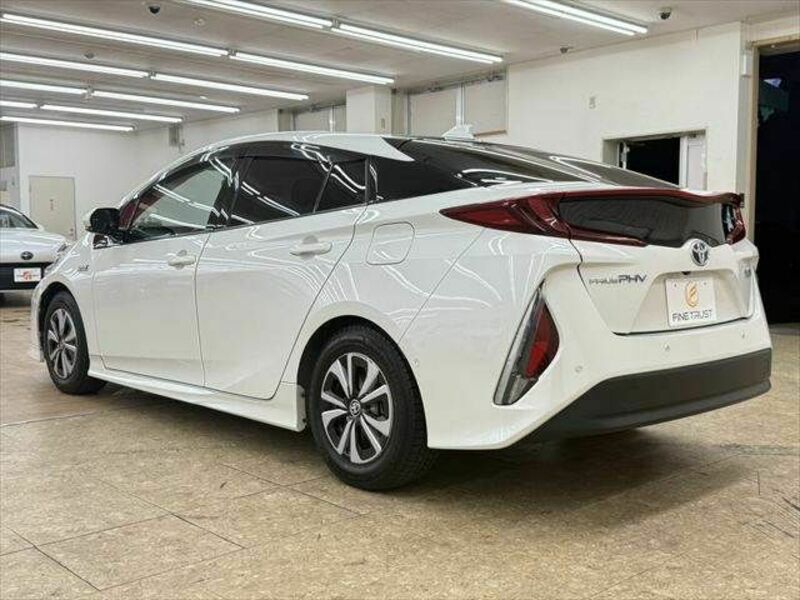 PRIUS PHV