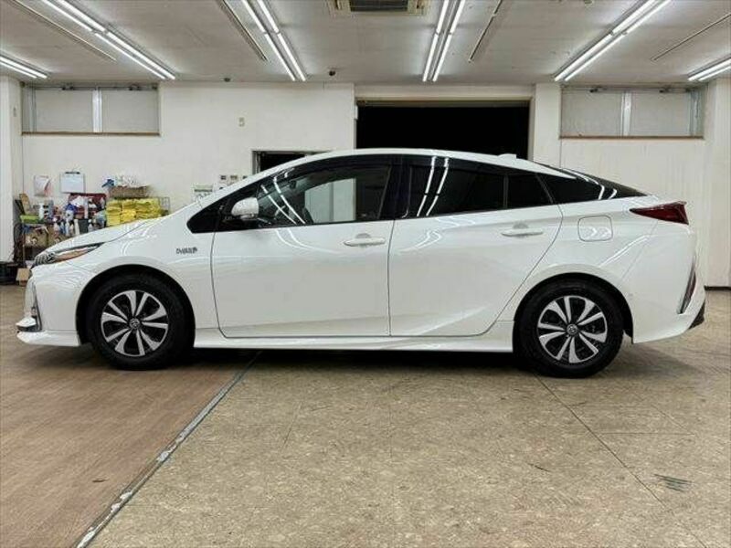PRIUS PHV