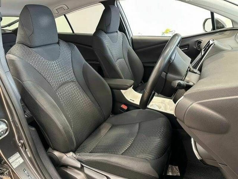 PRIUS-8