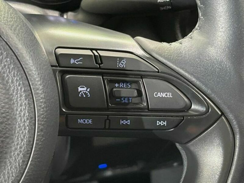 YARIS CROSS