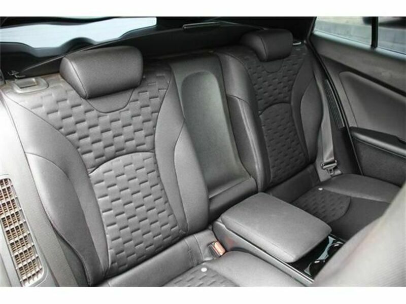 PRIUS PHV-16