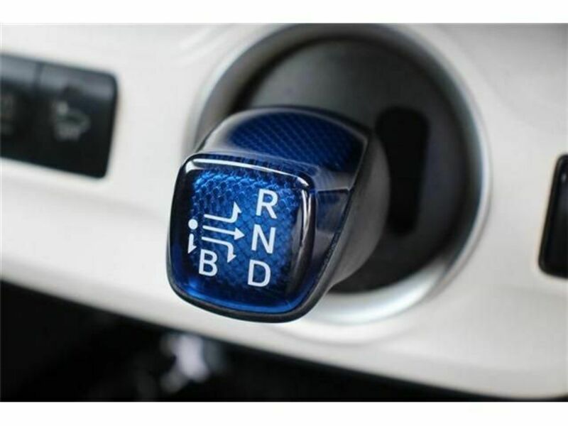 PRIUS PHV-18