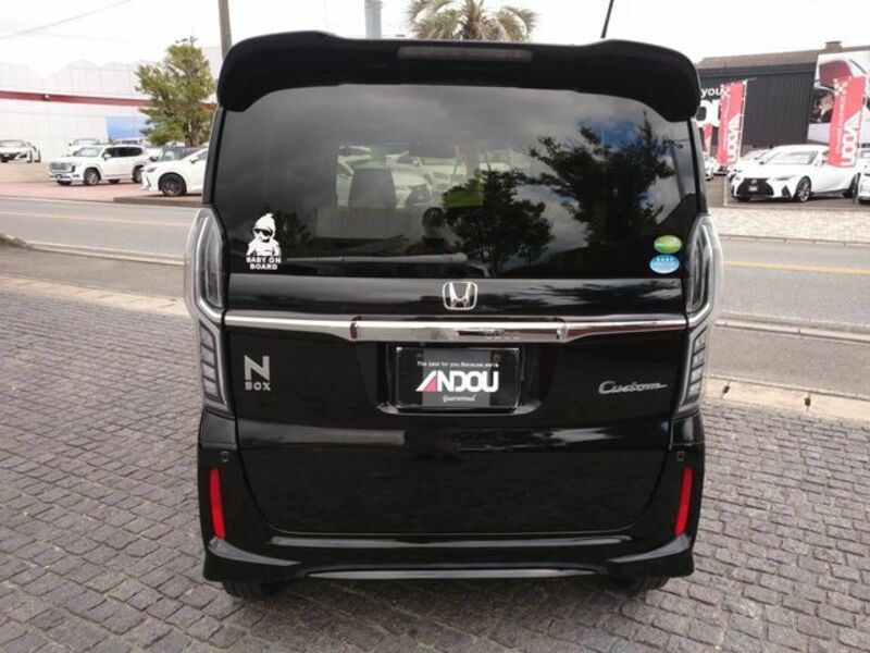 N BOX CUSTOM