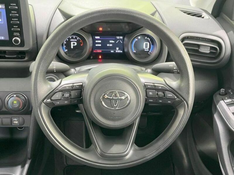 YARIS CROSS