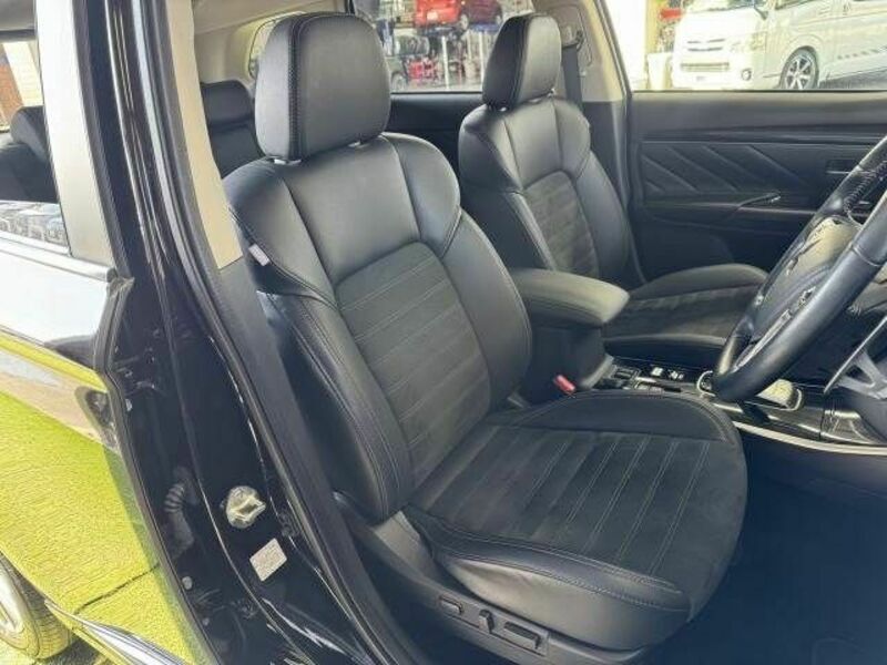 OUTLANDER PHEV