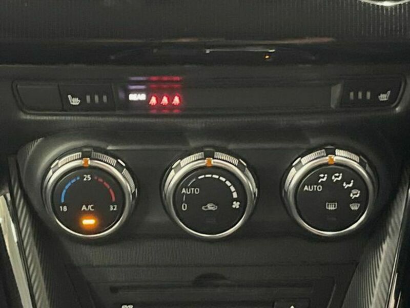 MAZDA2